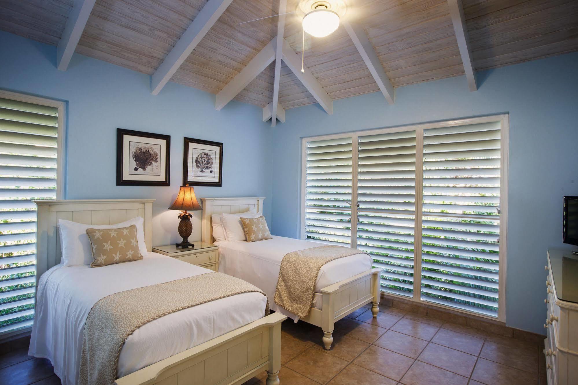 Ocean Club West Resort Grace Bay Exterior foto